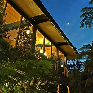 Lodge Volcano Inn Bed N Breakfast, Volcano